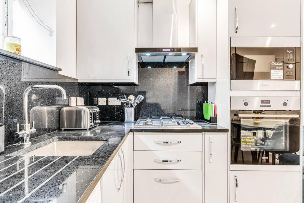 Luxstay Holland Park Apartment With Ac Londra Exterior foto